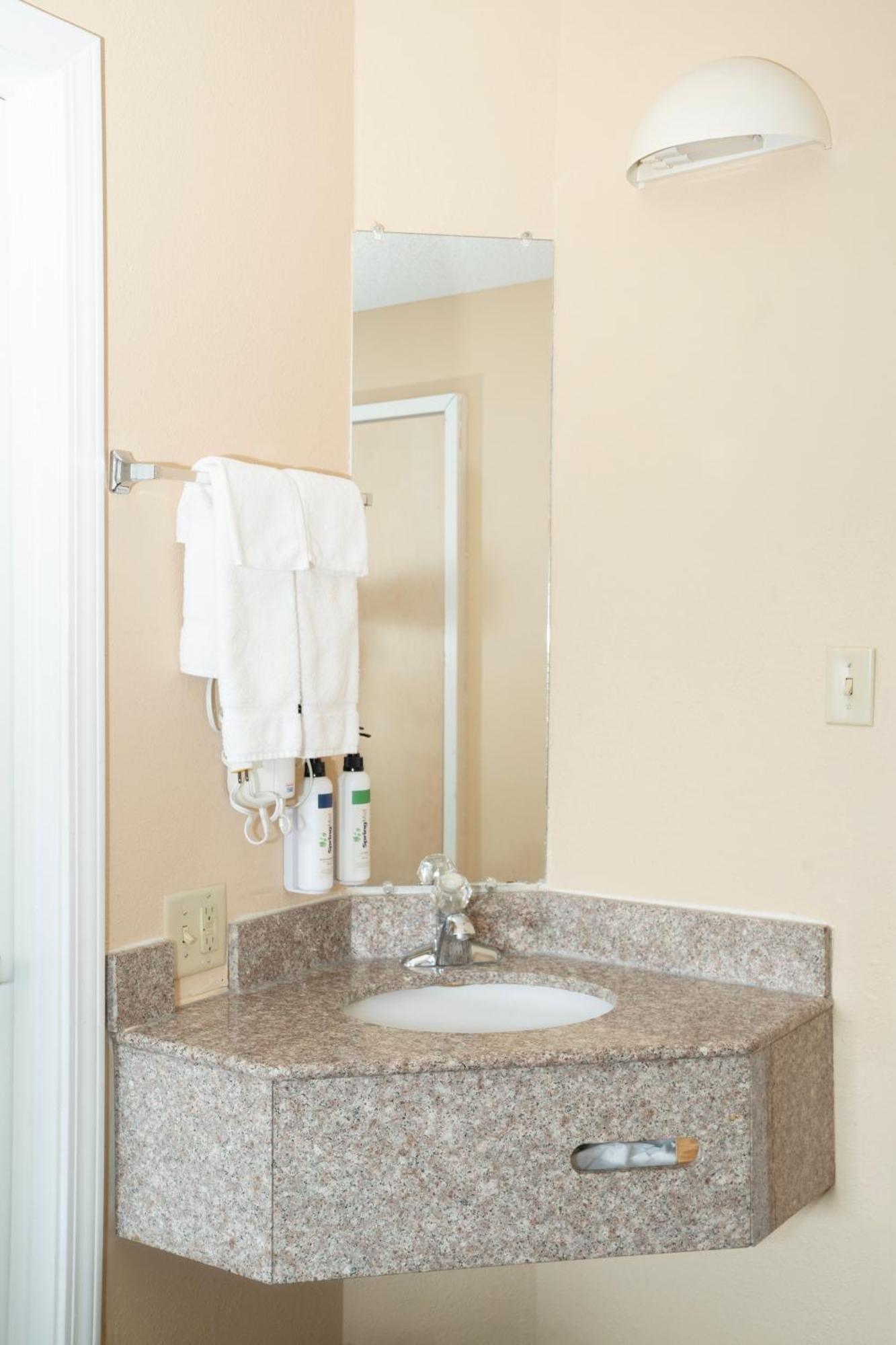 Guest Inn Pigeon Forge Δωμάτιο φωτογραφία